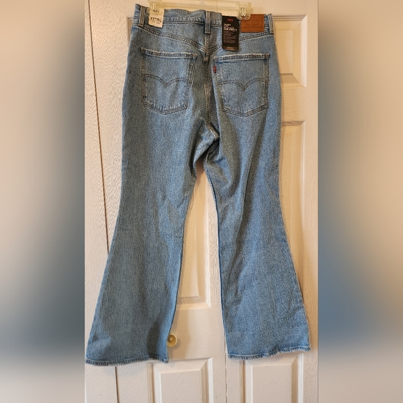 Levi's 70s Flare Jeans - Picture 2 of 5